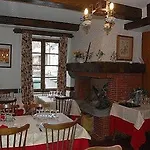 Logis De La Poste 2* Saint-Sauves- dʼAuvergne