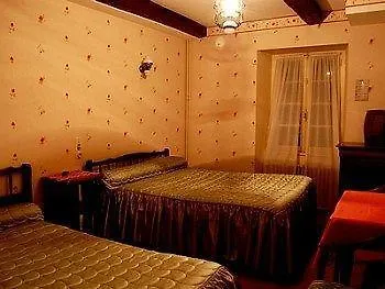 Logis De La Poste Saint-Sauves-d'Auvergne