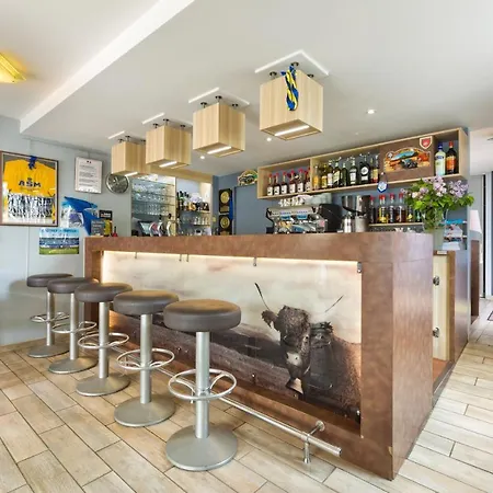 Hotel Logis De La Poste