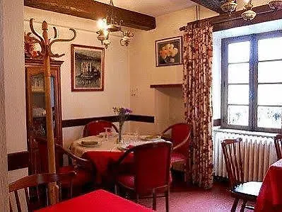 Logis De La Poste Hotel